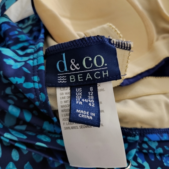 Two Piece Swimsuit, d&c. Beach - Picture 9 of 9